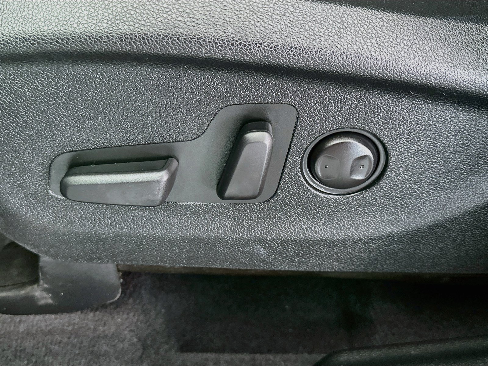 Used 2019 Kia Sorento EX FWD image 18
