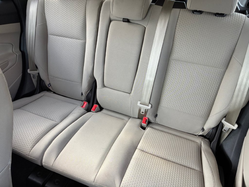 Used 2017 Ford Escape SE w/ Equipment Group 201A FWD image 21