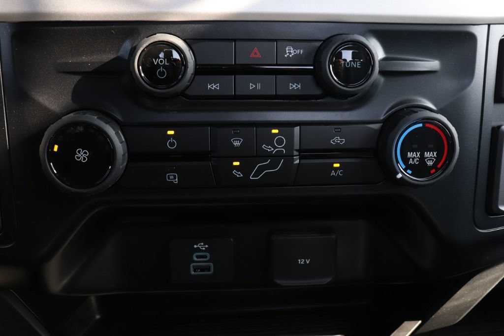 New 2025 Ford F550 4x4 Regular Cab Super Duty image 12