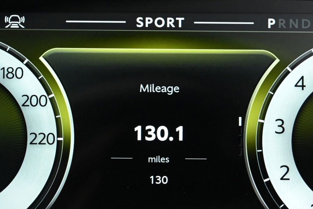 Used 2026 Aston Martin V8 Vantage S image 12