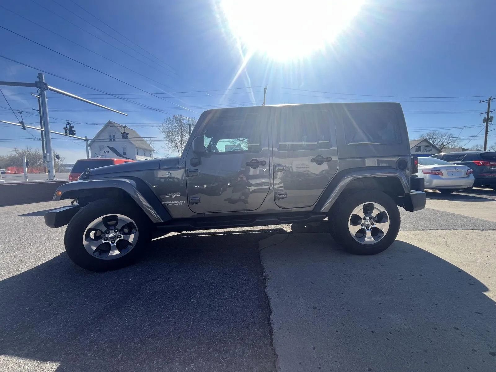 Used 2017 Jeep Wrangler Unlimited Sahara w/ Dual Top Group image 4