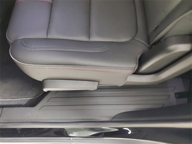 Used 2022 Chevrolet Traverse RS image 14