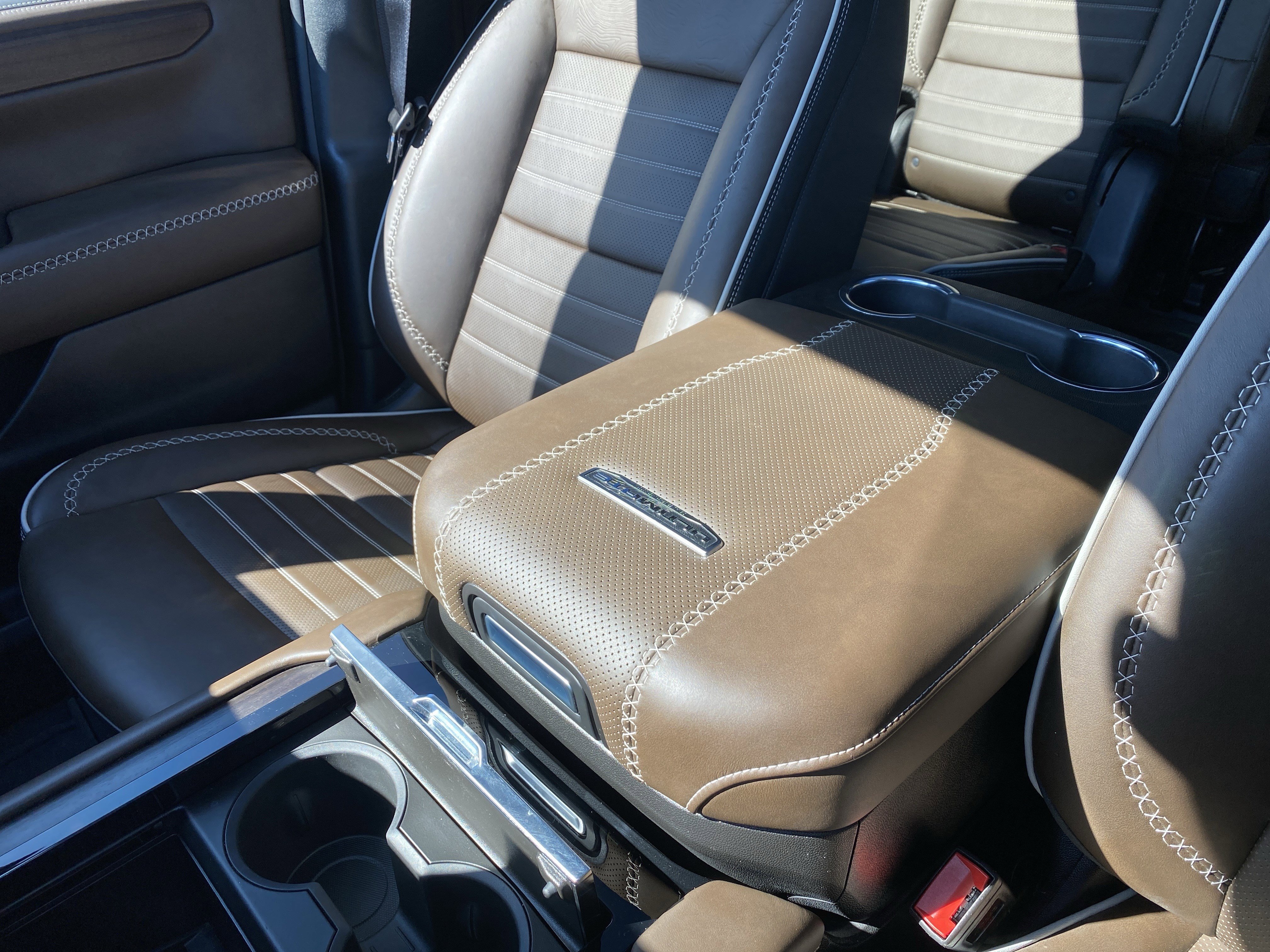 Used 2025 GMC Yukon Denali Ultimate image 40