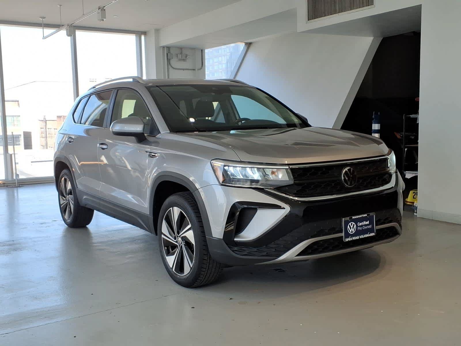 Used 2024 Volkswagen Taos SE AWD/4WD image 3