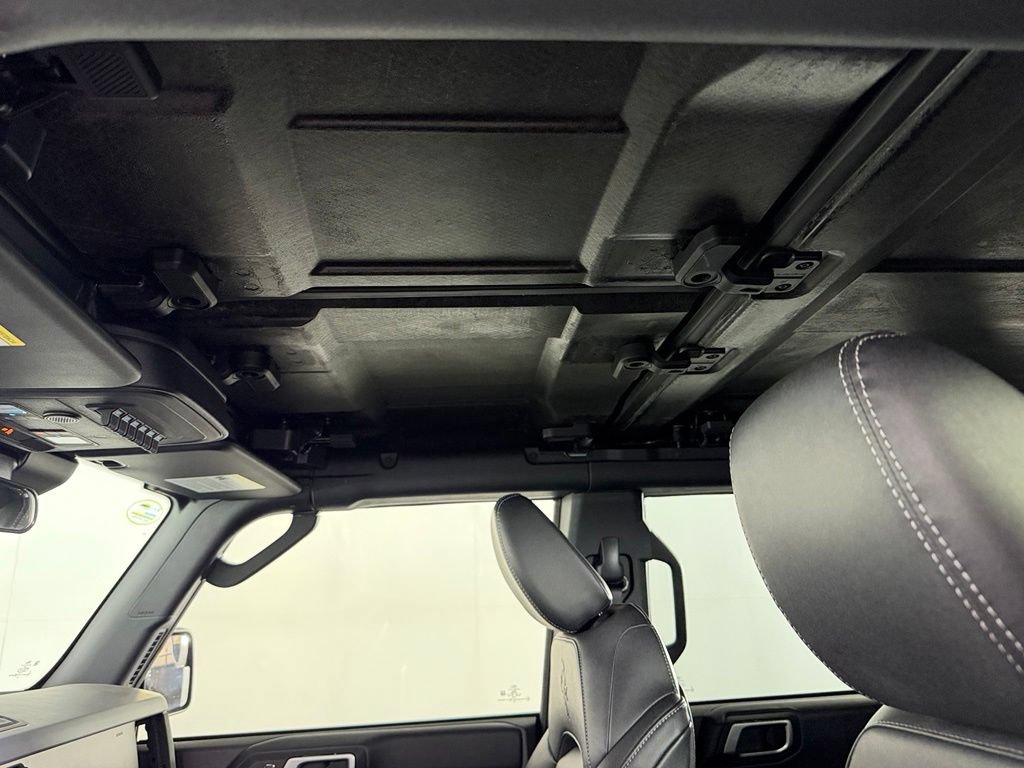 Used 2026 Ford Bronco Badlands AWD/4WD image 17