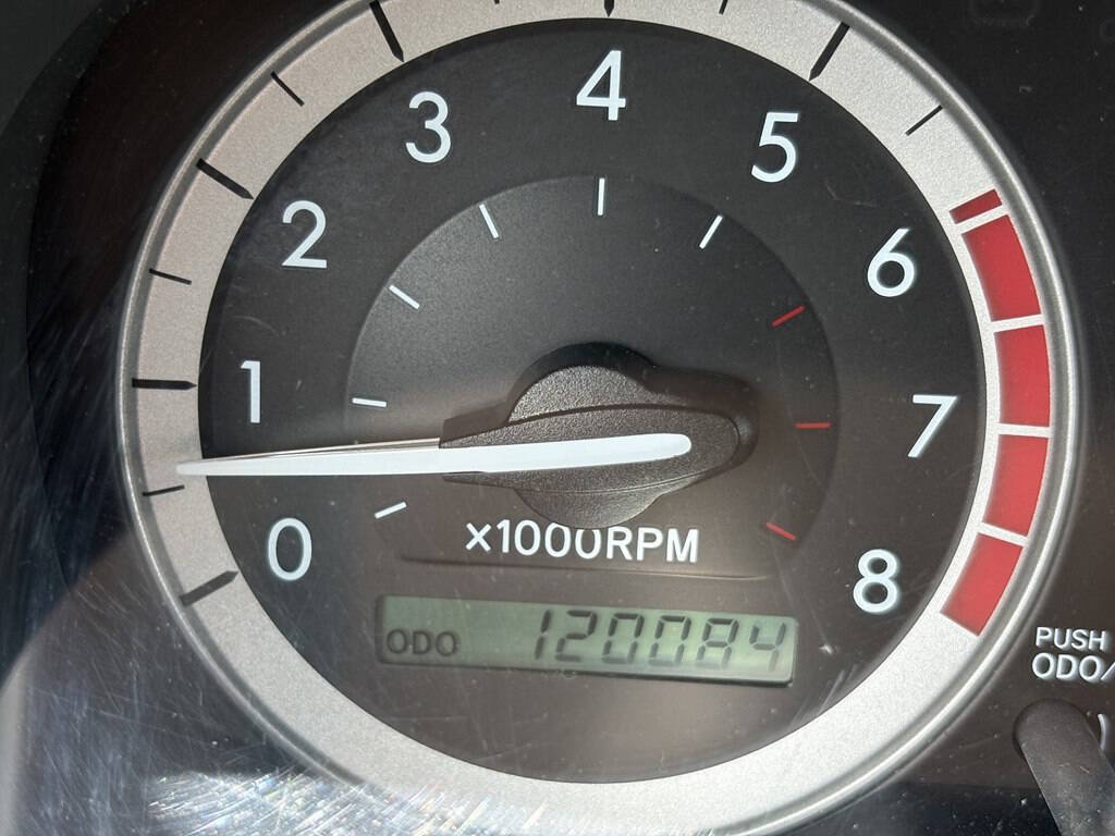 Used 2005 Toyota Sienna XLE FWD image 21