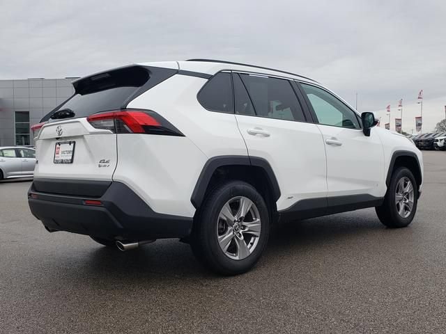Used 2025 Toyota RAV4 XLE AWD/4WD image 5