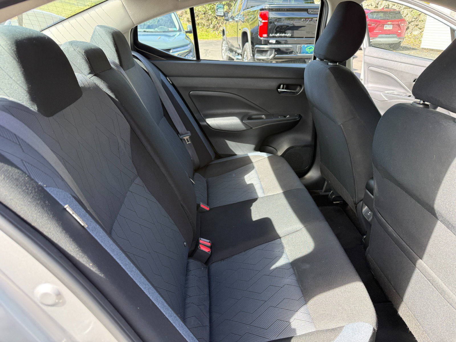 Used 2025 Nissan Versa SV FWD image 19