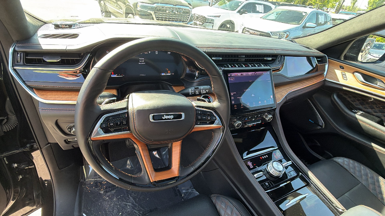 Used 2025 Jeep Grand Cherokee Summit AWD/4WD image 26