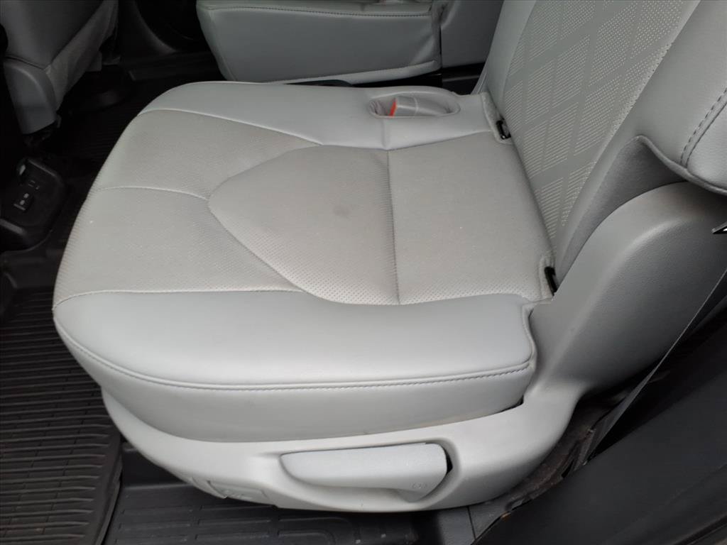 Used 2023 Toyota Highlander Platinum AWD/4WD image 22