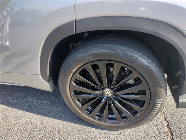 Used 2024 Toyota Highlander XSE image 12