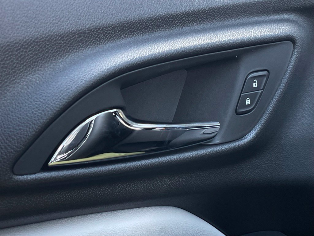 New 2026 Chevrolet Trax LT w/ LT Convenience Package FWD image 13