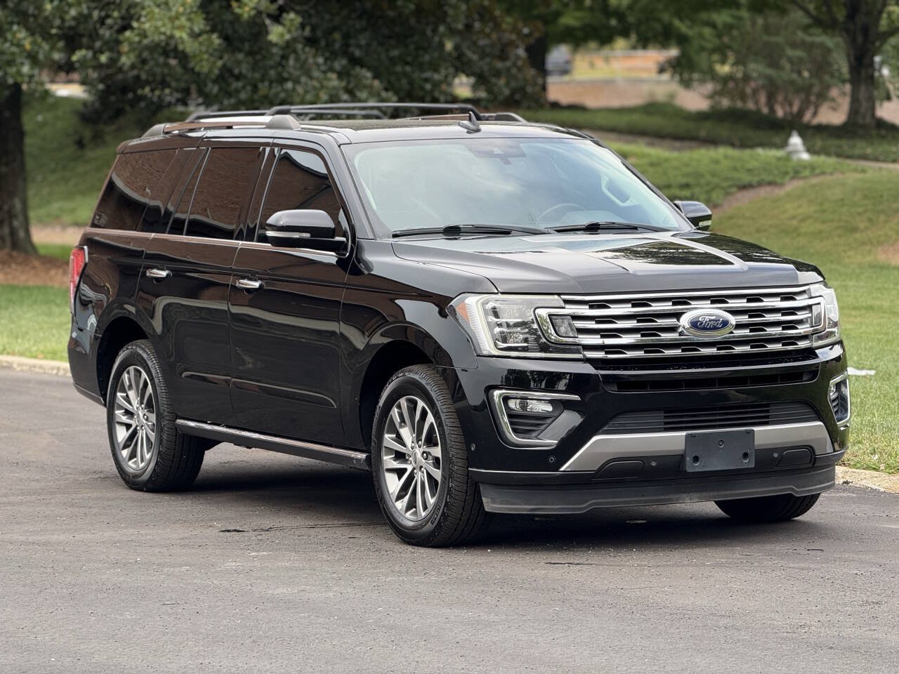 Used 2018 Ford Expedition Limited w/ Equipment Group 301A RWD image 3