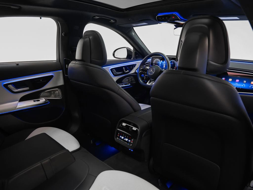 Used 2025 Mercedes-Benz E 53 AMG e 4MATIC Sedan image 35