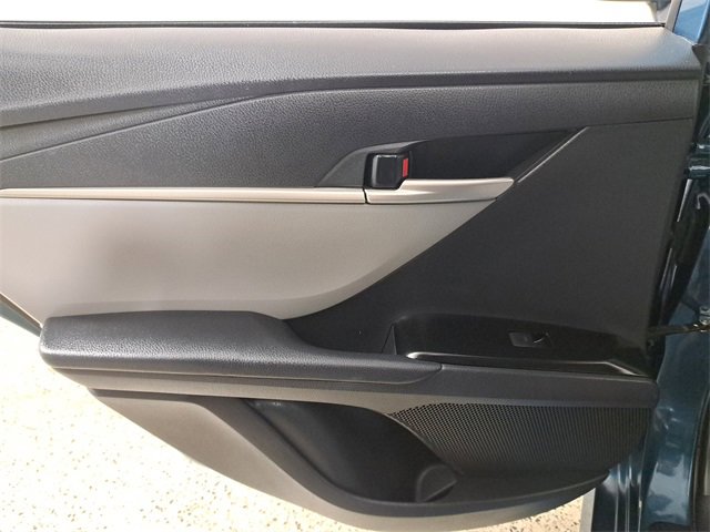 Used 2025 Toyota Camry LE w/ Convenience Package image 14