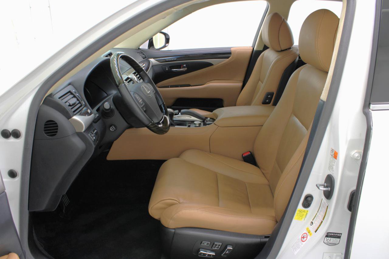Used 2017 Lexus LS 460 w/ Comfort Package RWD image 33