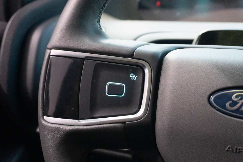 Used 2025 Ford Expedition Active RWD image 31