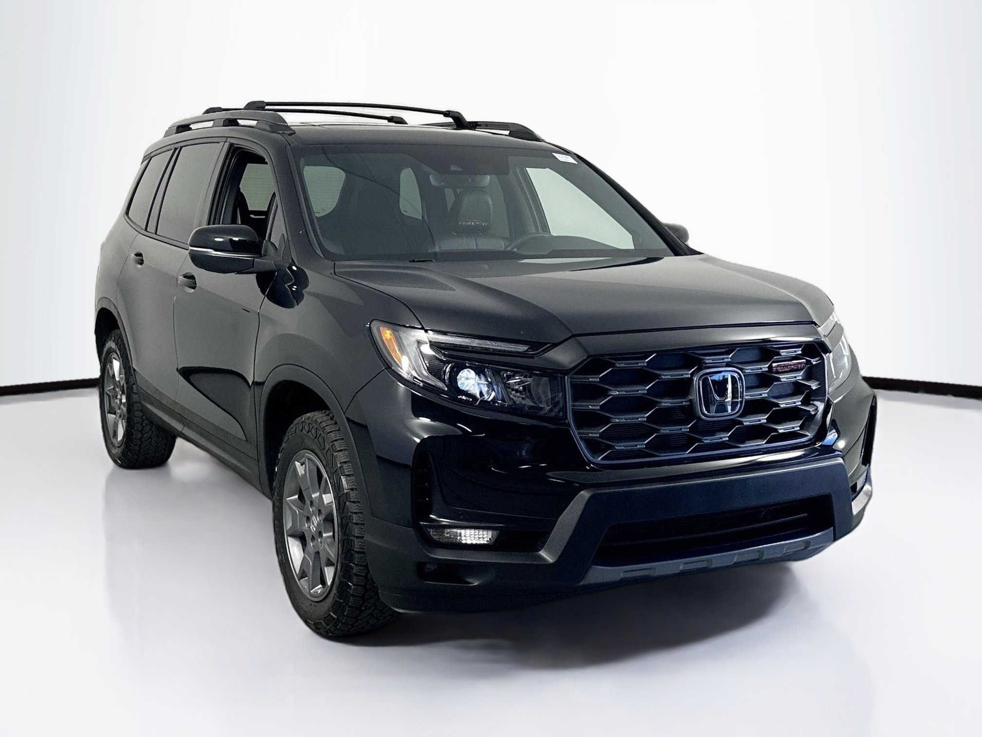 Used 2024 Honda Passport TrailSport image 3