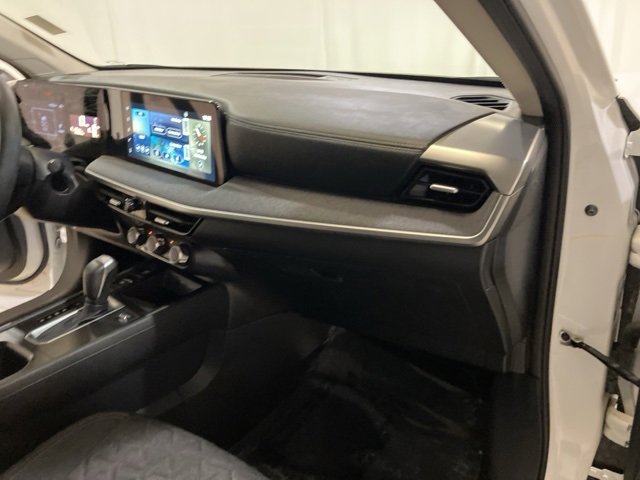 Used 2025 Nissan Kicks SV image 22