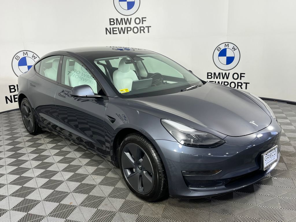 Used 2023 Tesla Model 3 Standard Range image 1