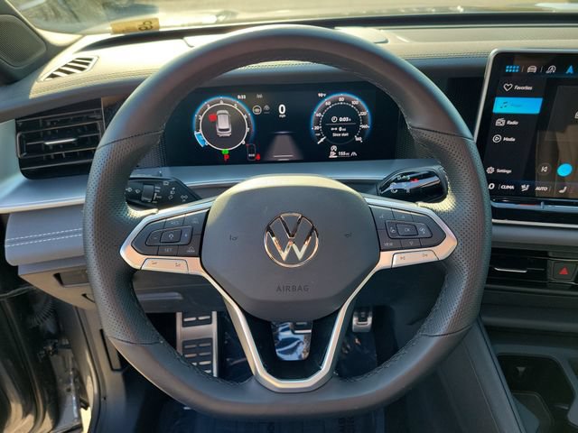 Certified 2025 Volkswagen Tiguan SE R-Line AWD/4WD image 21