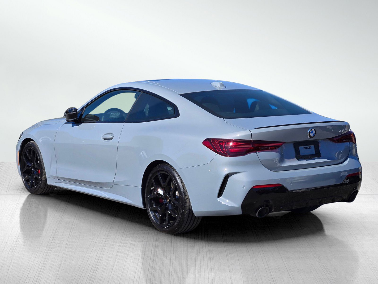 Used 2025 BMW 430i Coupe w/ M Sport Package image 6