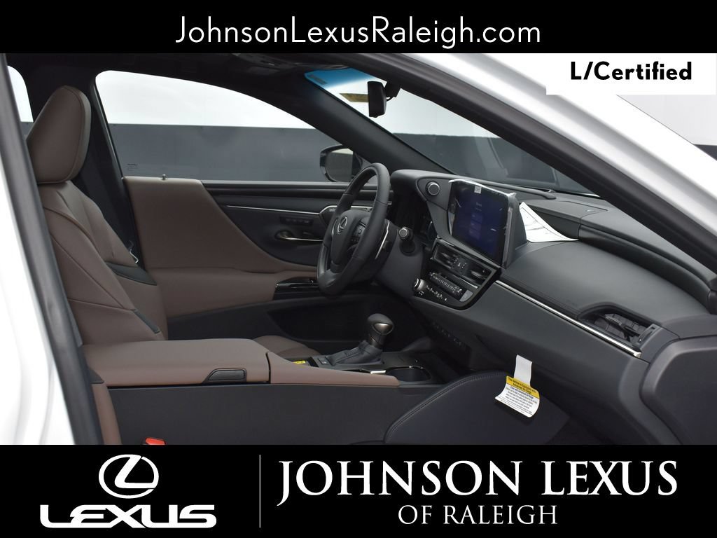 Certified 2025 Lexus ES 300h Ultra Luxury FWD image 11