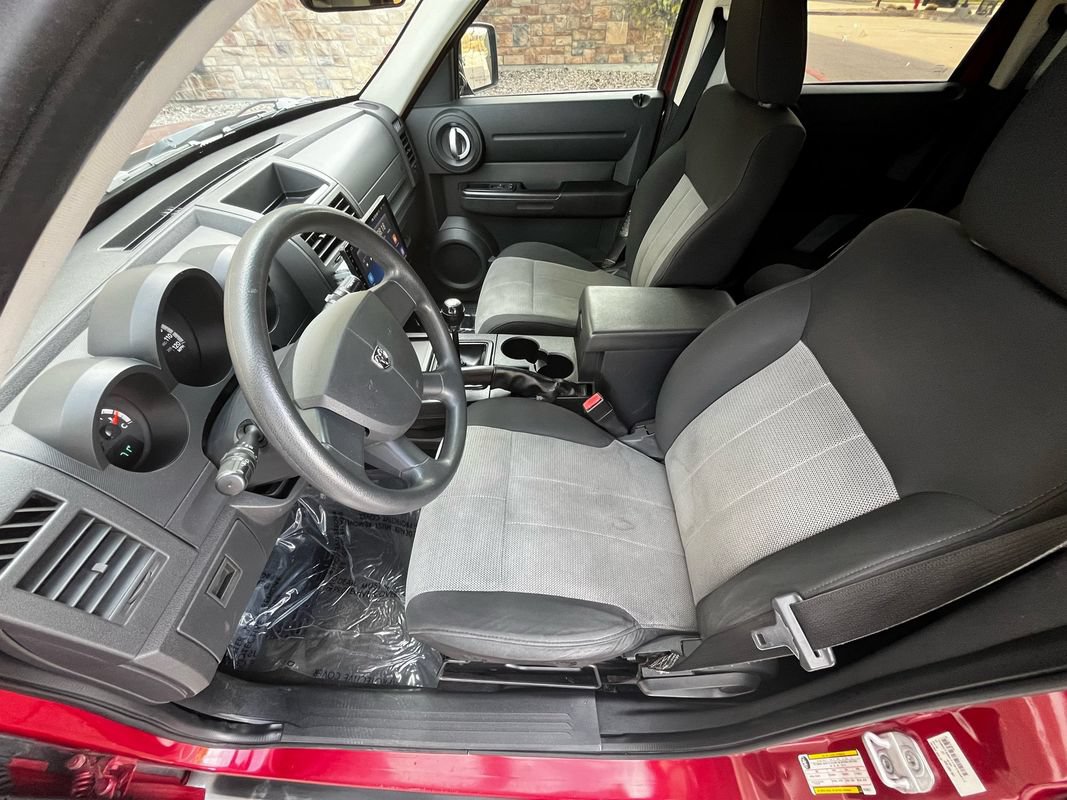 Used 2007 Dodge Nitro SXT RWD image 10