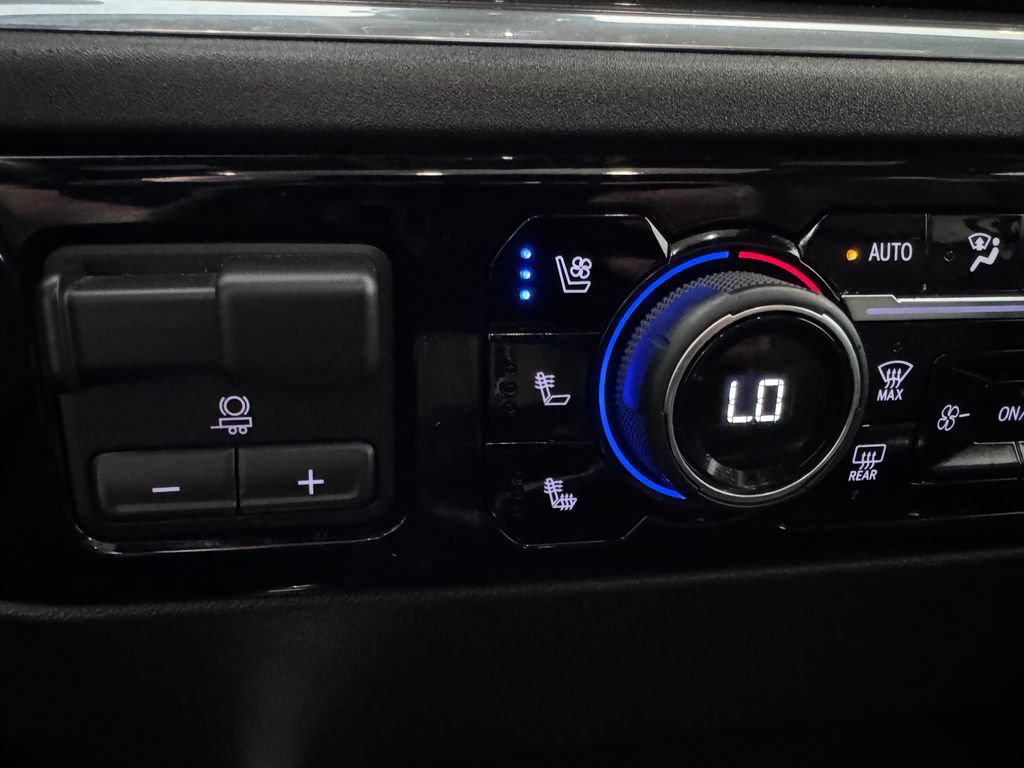 Certified 2025 Chevrolet Silverado 2500 High Country w/ Technology Package AWD/4WD image 22