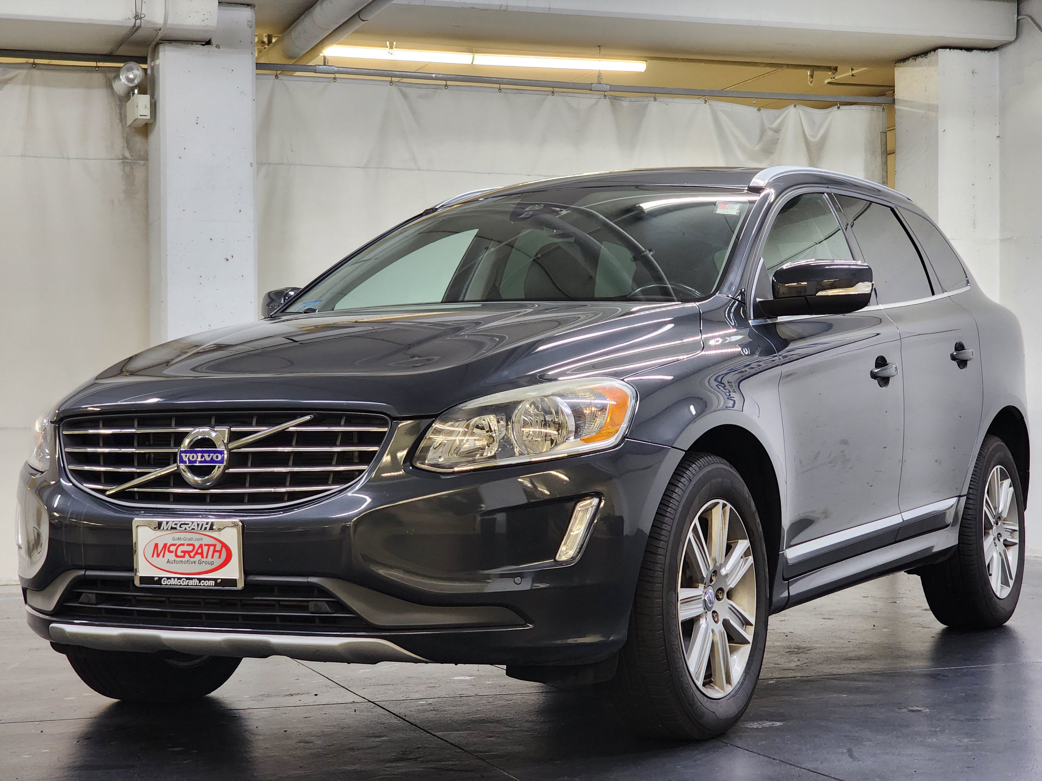 Used 2016 Volvo XC60 T6 w/ Climate Package AWD/4WD image 12