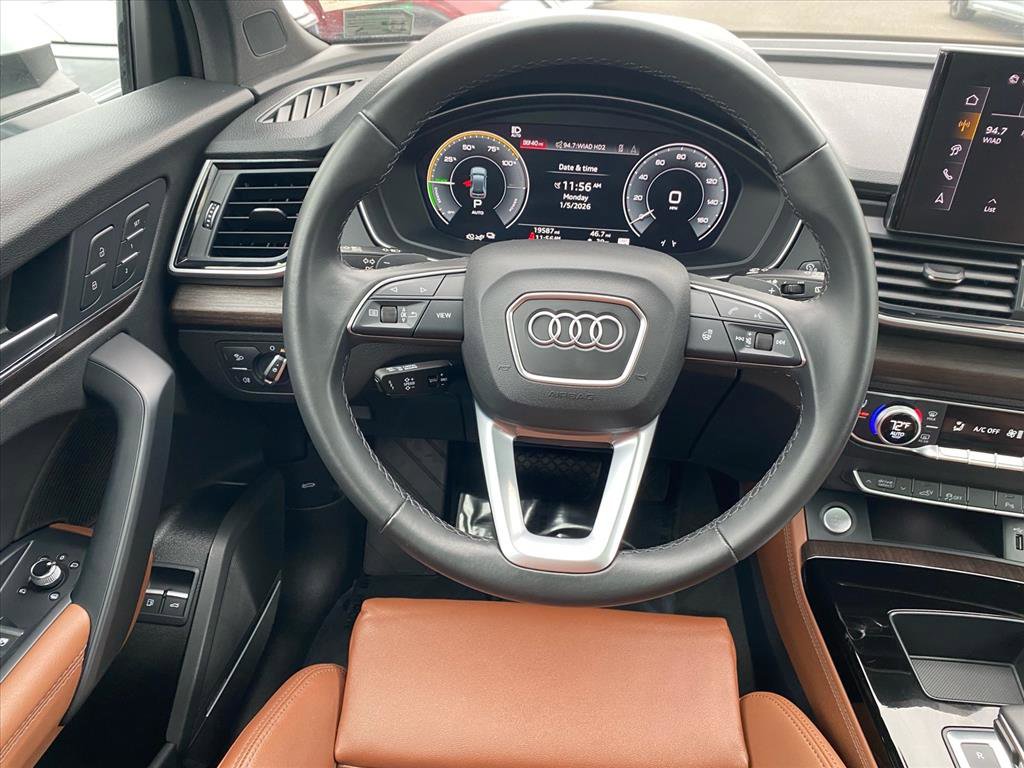 Used 2024 Audi Q5 e Premium Plus w/ Premium Plus Package image 6