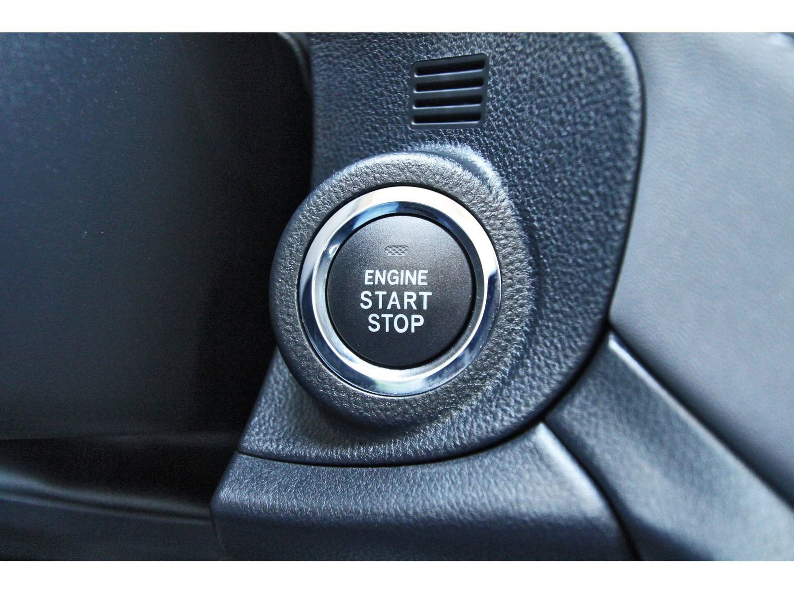 Certified 2025 Subaru Outback Onyx Edition image 19