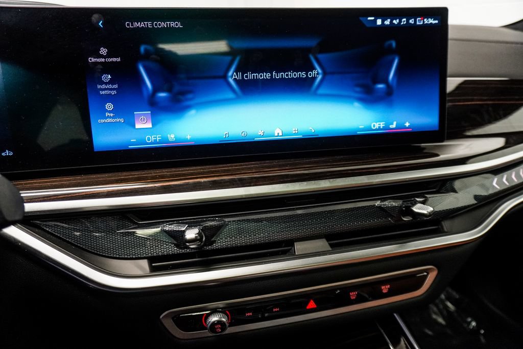 Used 2026 BMW X7 xDrive40i w/ M Sport Package AWD/4WD image 26