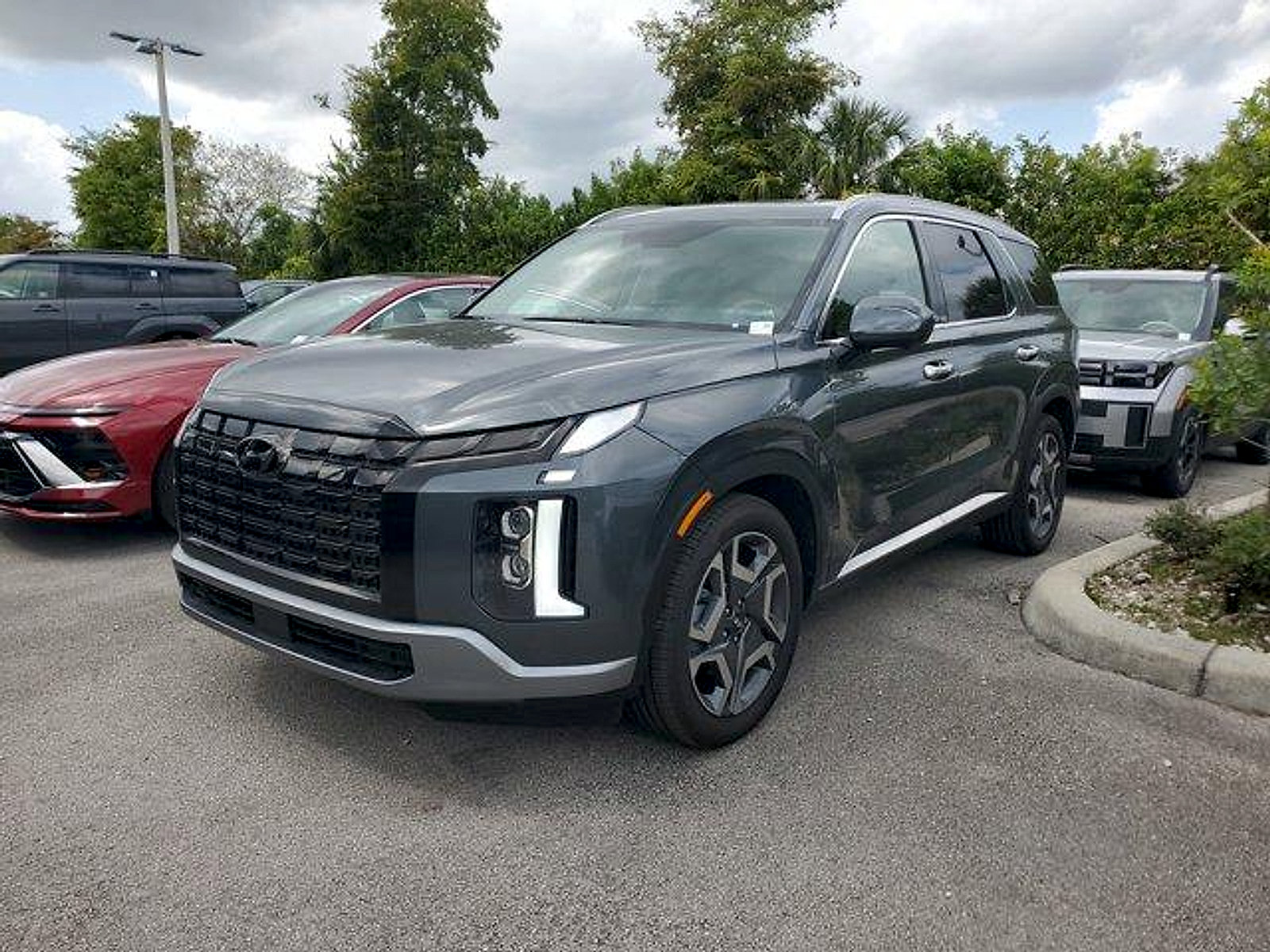 New 2024 Hyundai Palisade Limited FWD image 3