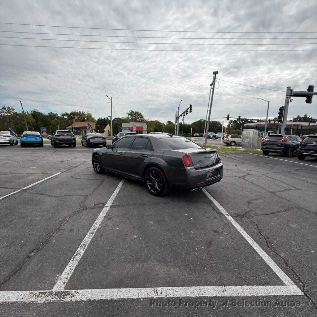 Used 2023 Chrysler 300 Touring w/ Sport Appearance Package RWD image 10