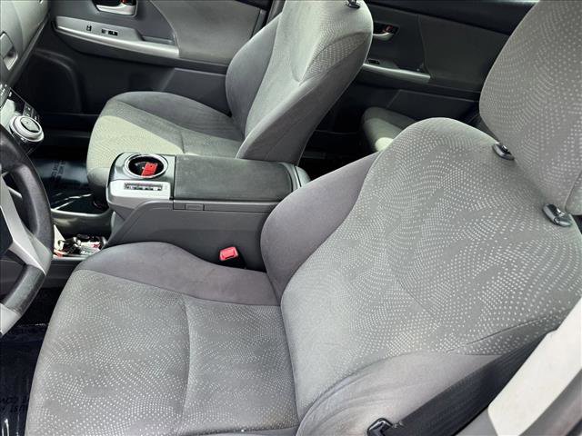 Used 2014 Toyota Prius V Three image 9
