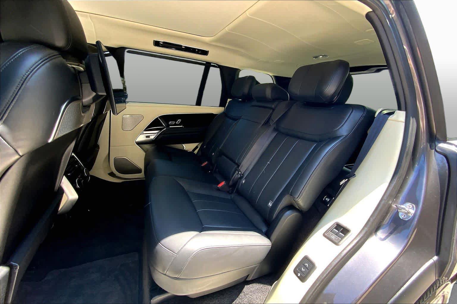 Used 2024 Land Rover Range Rover Long Wheelbase Autobiography AWD/4WD image 20
