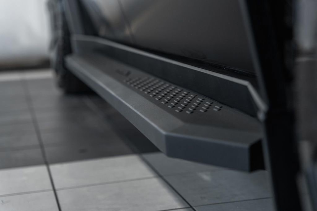 Used 2024 Tesla Cybertruck AWD Crew Cab image 22