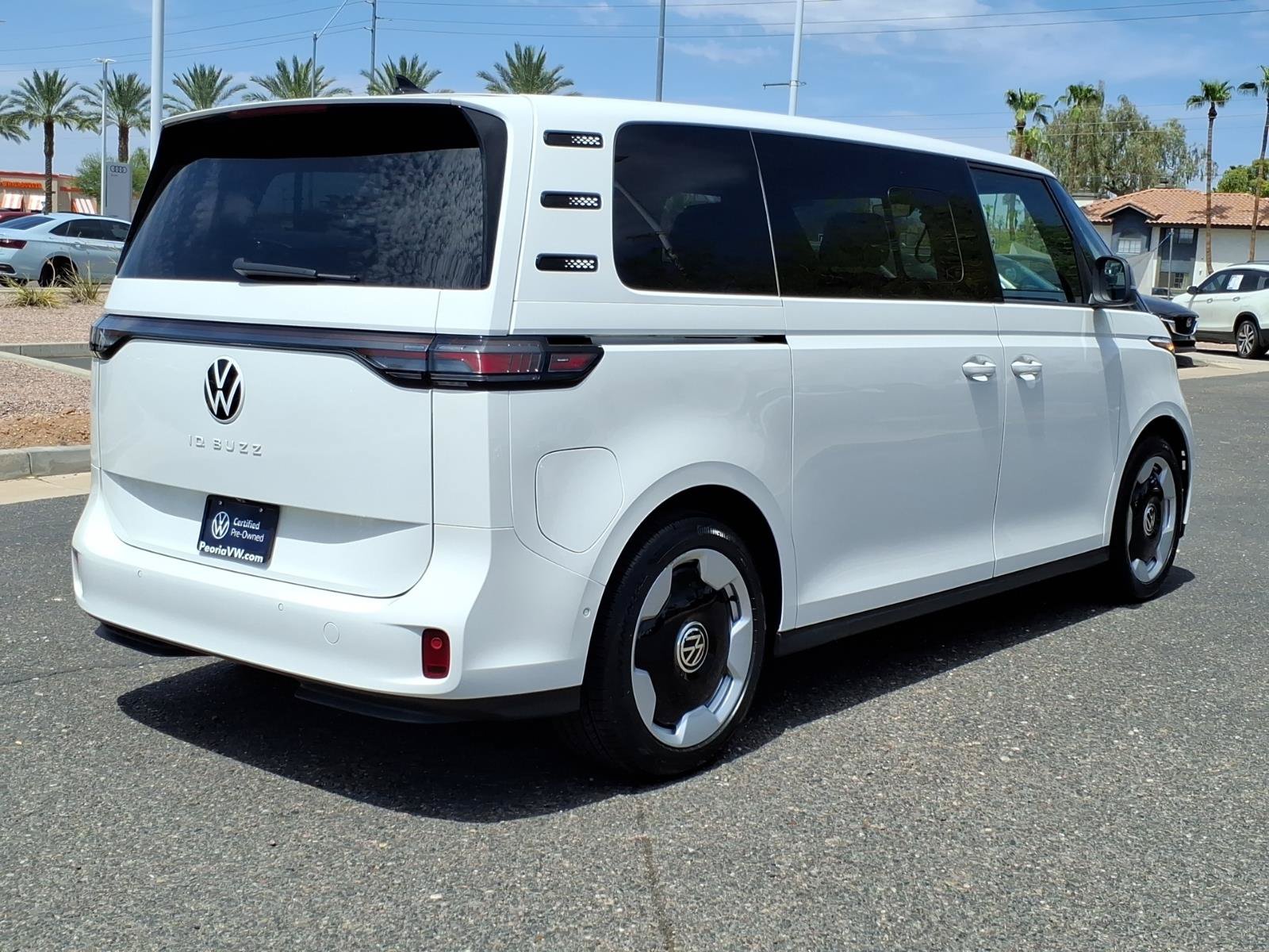 Certified 2025 Volkswagen ID. Buzz Pro S RWD image 7