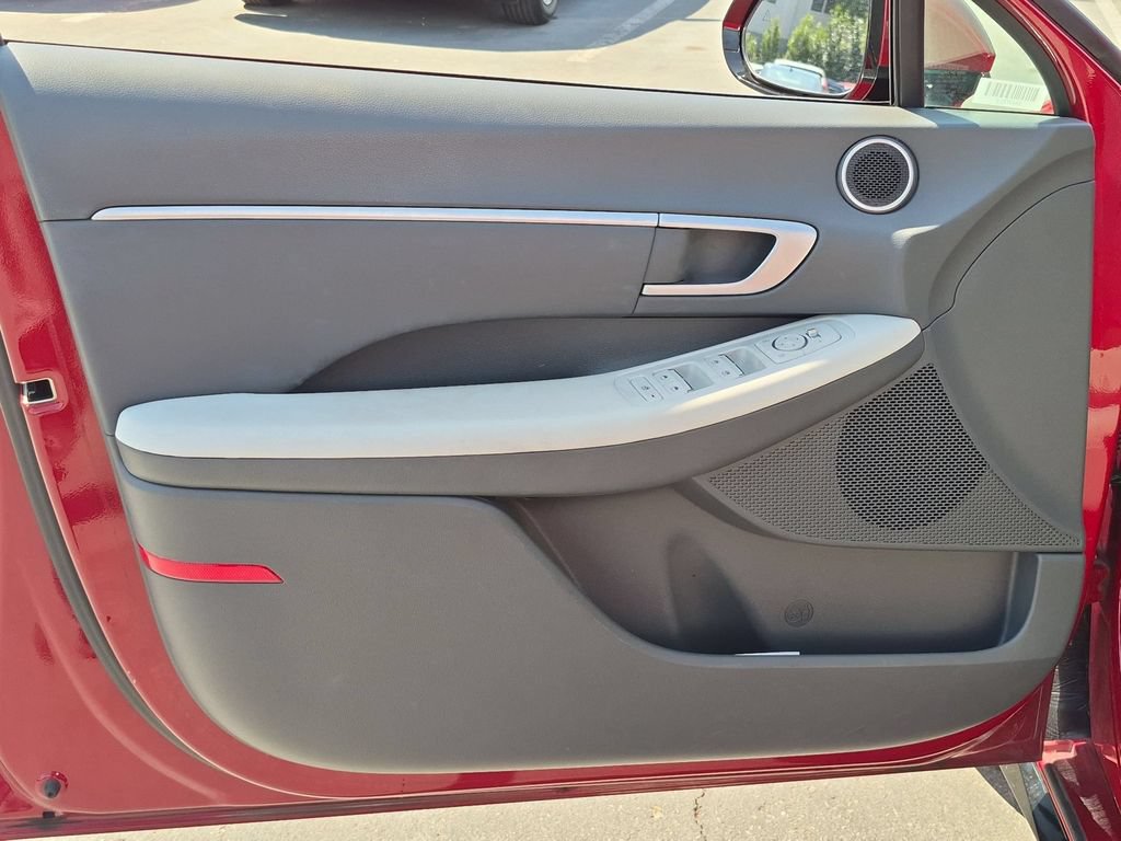 Used 2025 Hyundai Sonata SEL FWD image 11