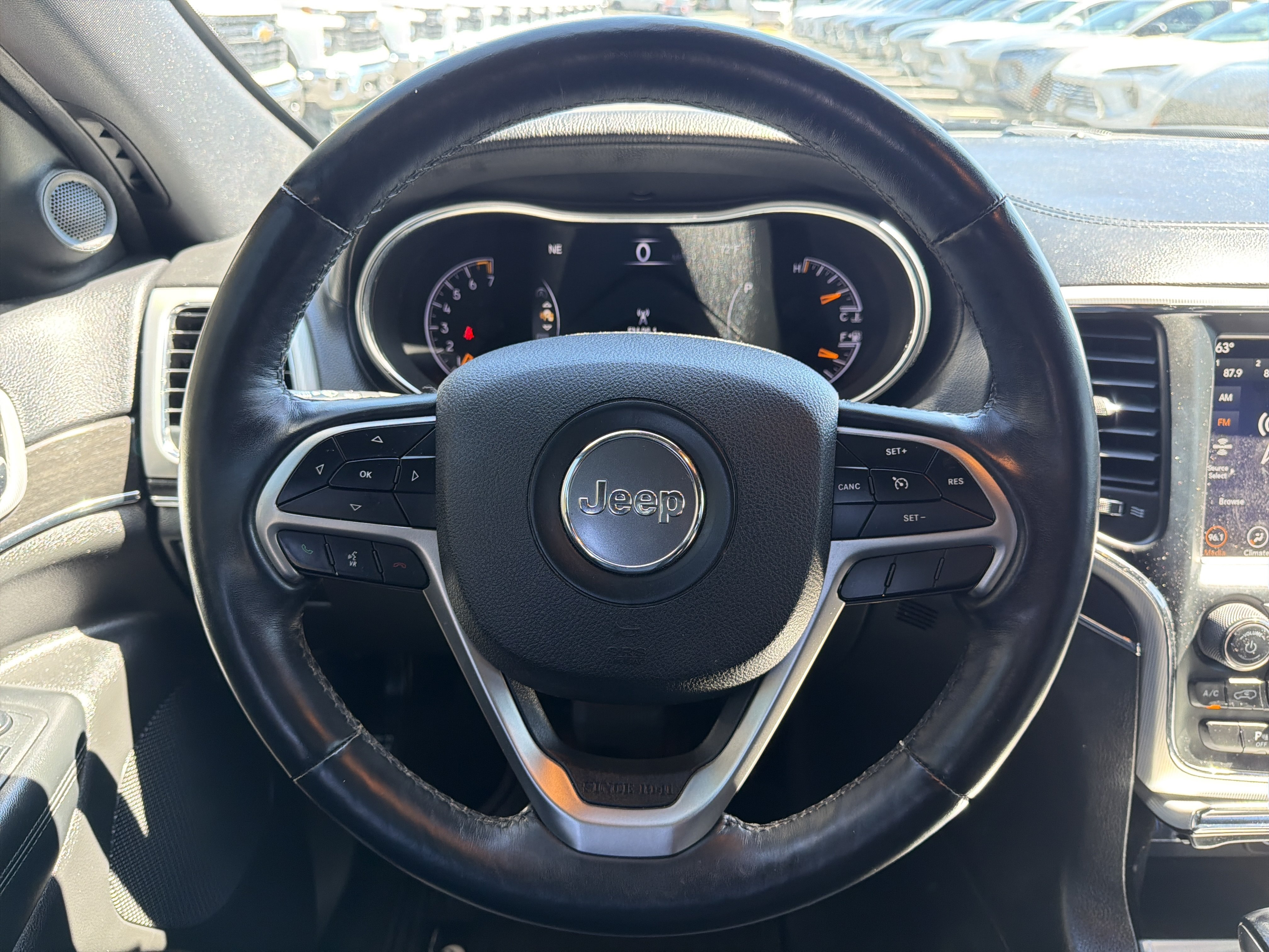 Used 2018 Jeep Grand Cherokee Limited AWD/4WD image 18