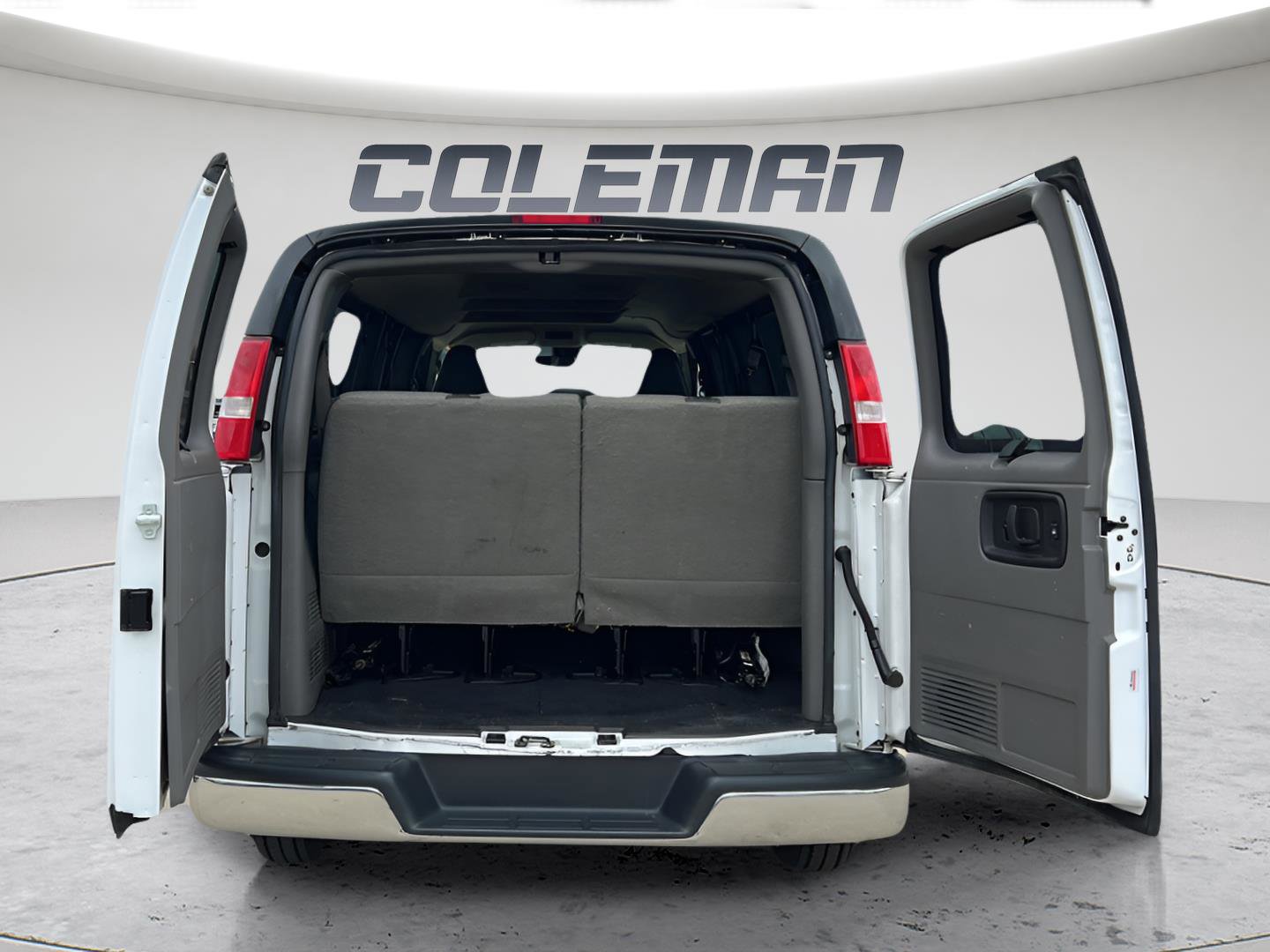 Used 2020 Chevrolet Express 3500 LT w/ LT Preferred Equipment Group image 10