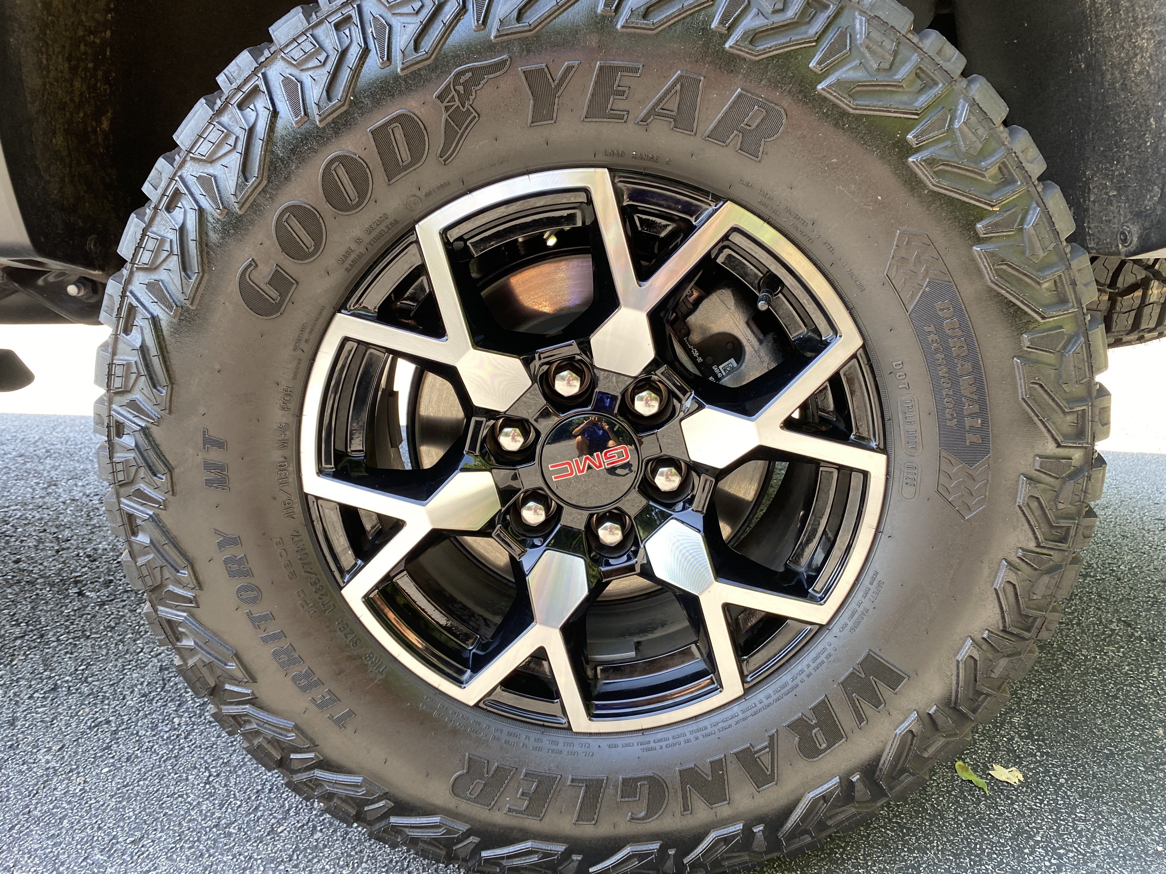 Used 2025 GMC Canyon AT4 w/ AT4X Package AWD/4WD image 46