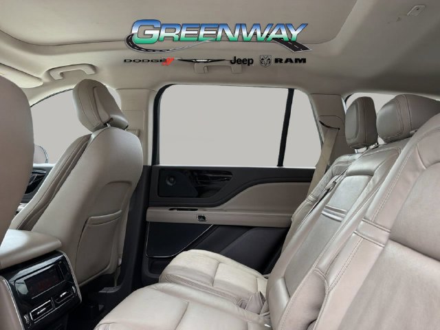 Used 2020 Lincoln Aviator Reserve w/ Equipment Group 201A RWD image 15