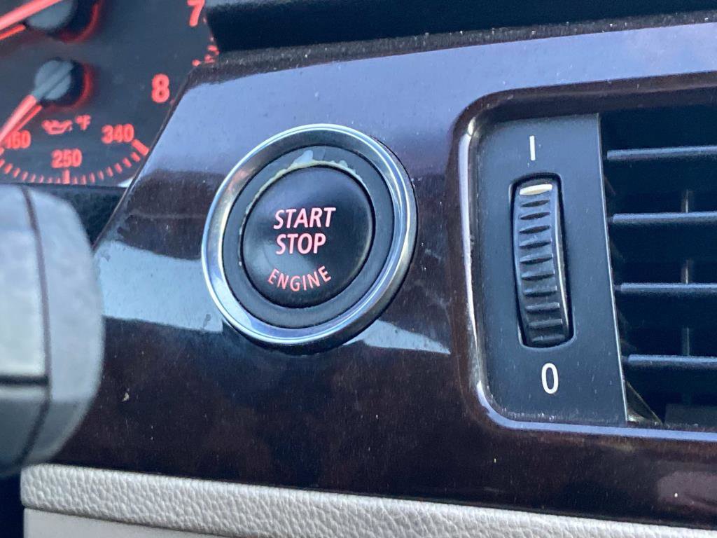 Used 2010 BMW 335i Convertible image 20