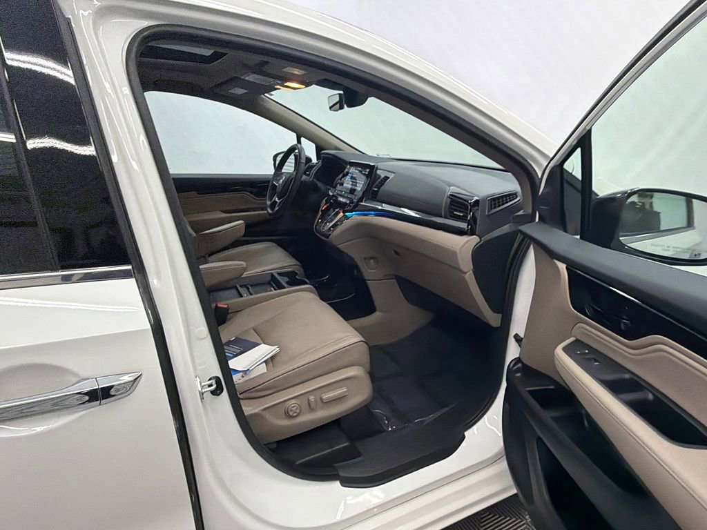 Used 2022 Honda Odyssey Elite image 15