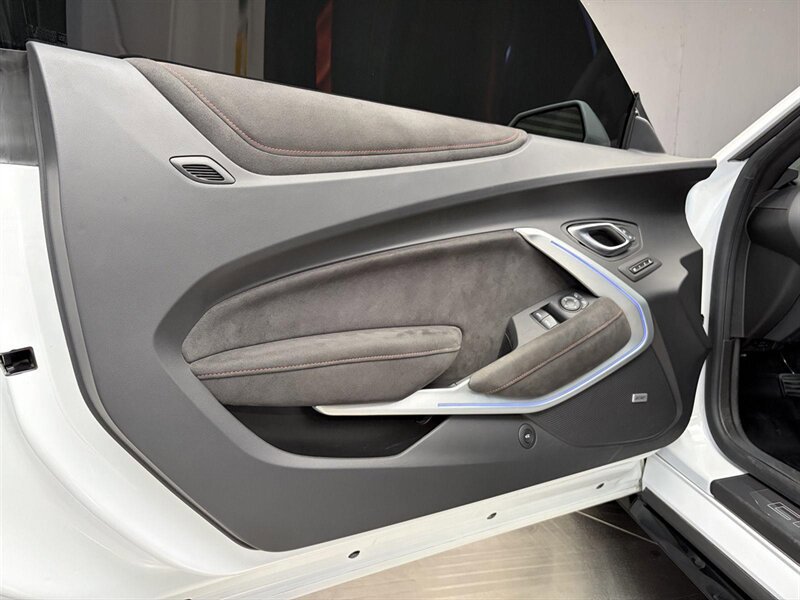 Used 2022 Chevrolet Camaro ZL1 RWD image 21