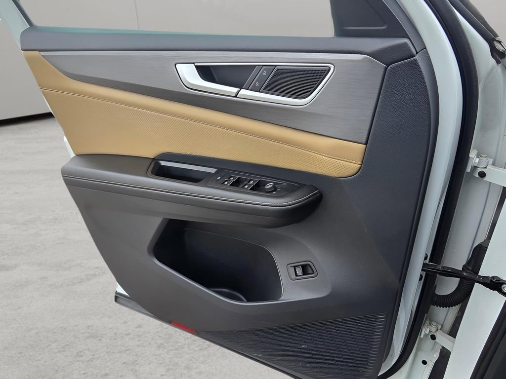 Used 2024 Volkswagen Atlas Cross Sport SE image 26