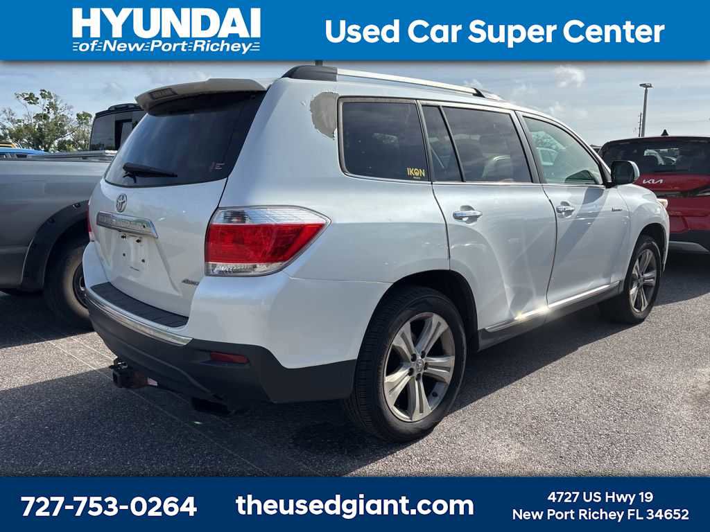 Used 2011 Toyota Highlander Limited w/ Tow Pkg image 3