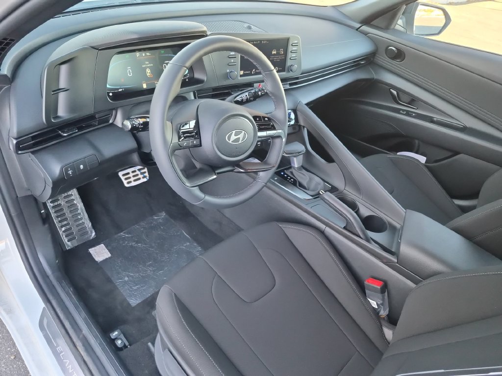 New 2026 Hyundai Elantra Sport FWD image 16